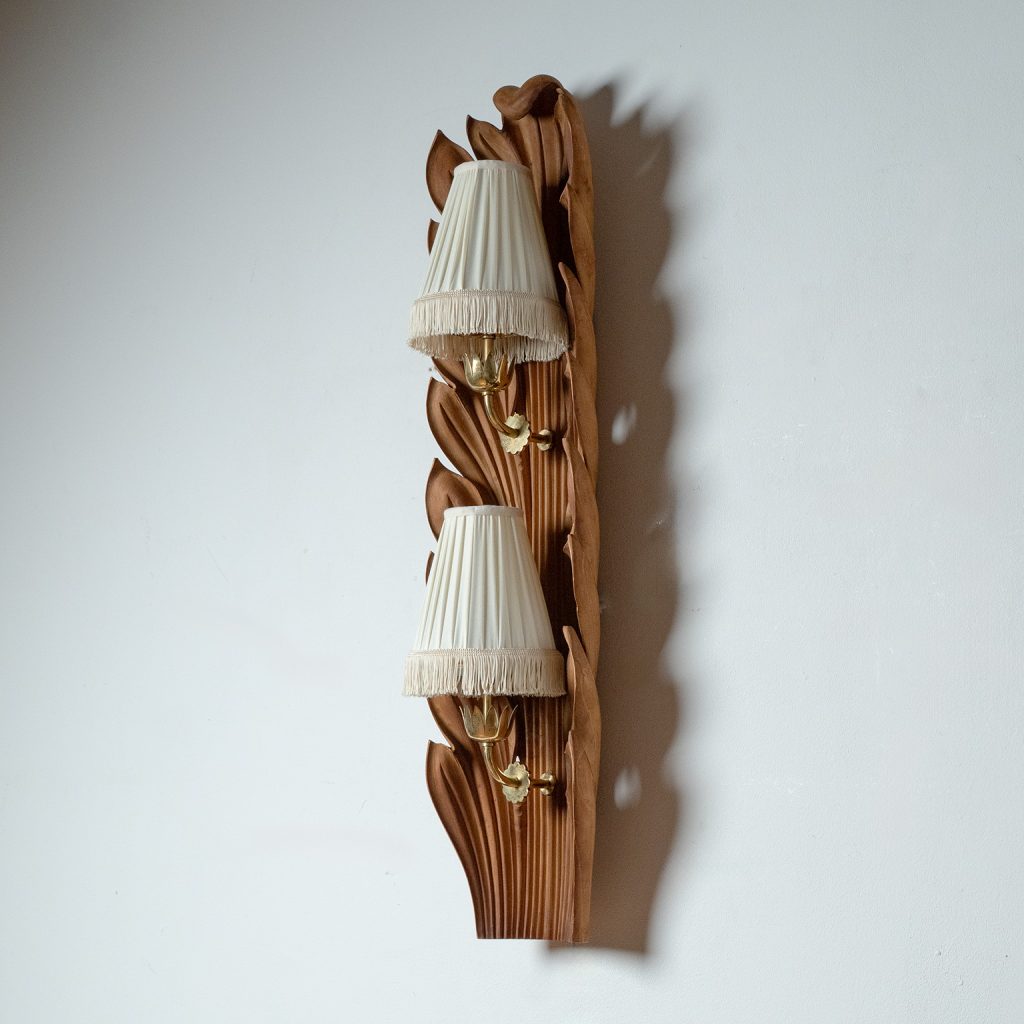 Pietro Chiesa Carved Wood Wall Light, 1930s