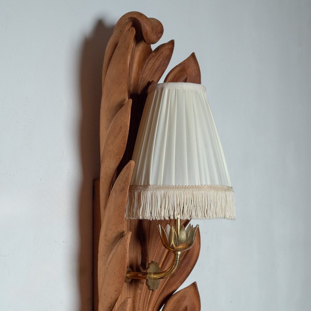 Pietro Chiesa Carved Wood Wall Light, 1930s