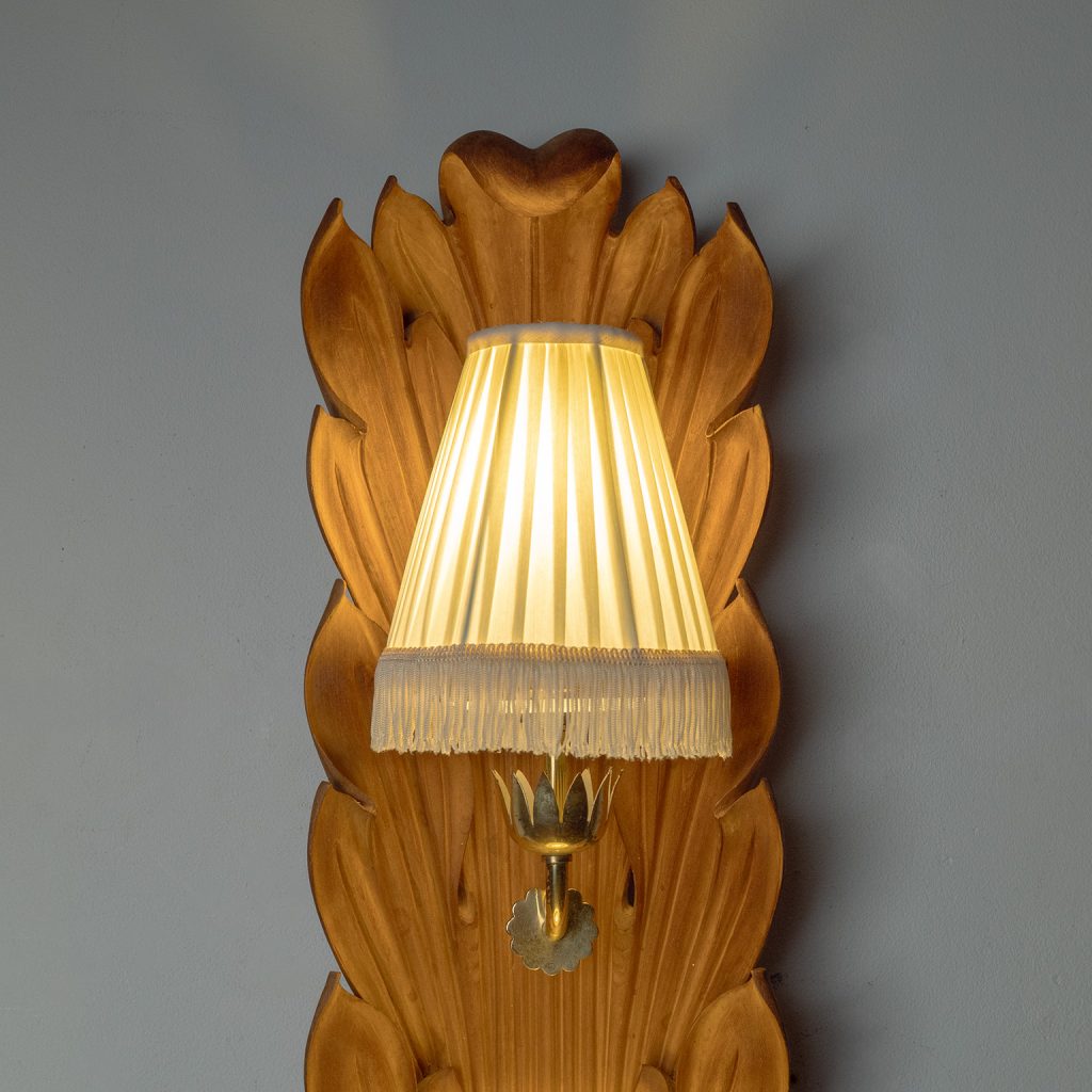 Pietro Chiesa Carved Wood Wall Light, 1930s